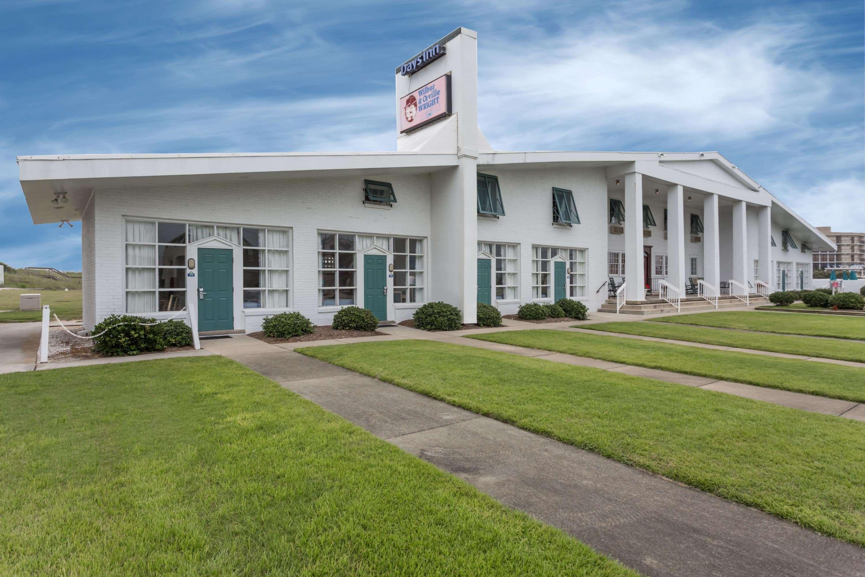 Days Inn By Wyndham Kill Devil Hills Oceanfront - Wilbur Exterior photo